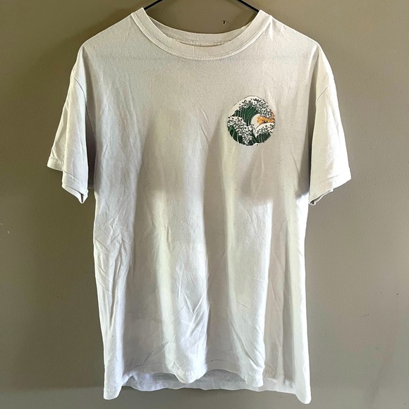 Men’s Medium White Tee with Retro Wave Graphic - Picture 2 of 3